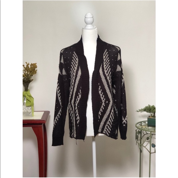 Miss Daisy Black & White Aztec Pattern Sweater - Picture 2 of 4